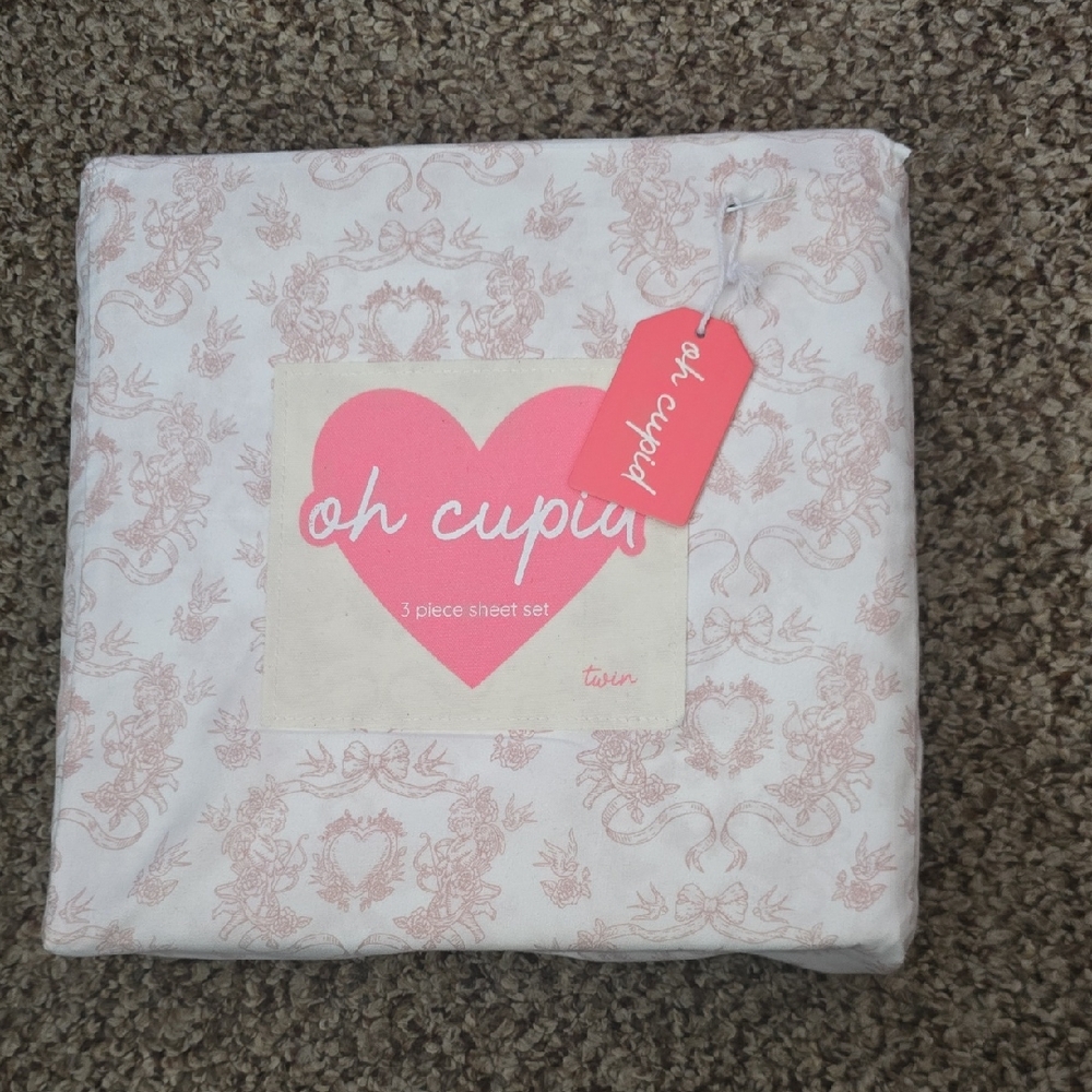 Cupid White and Pink Heart Print 3-Piece Sheet Set